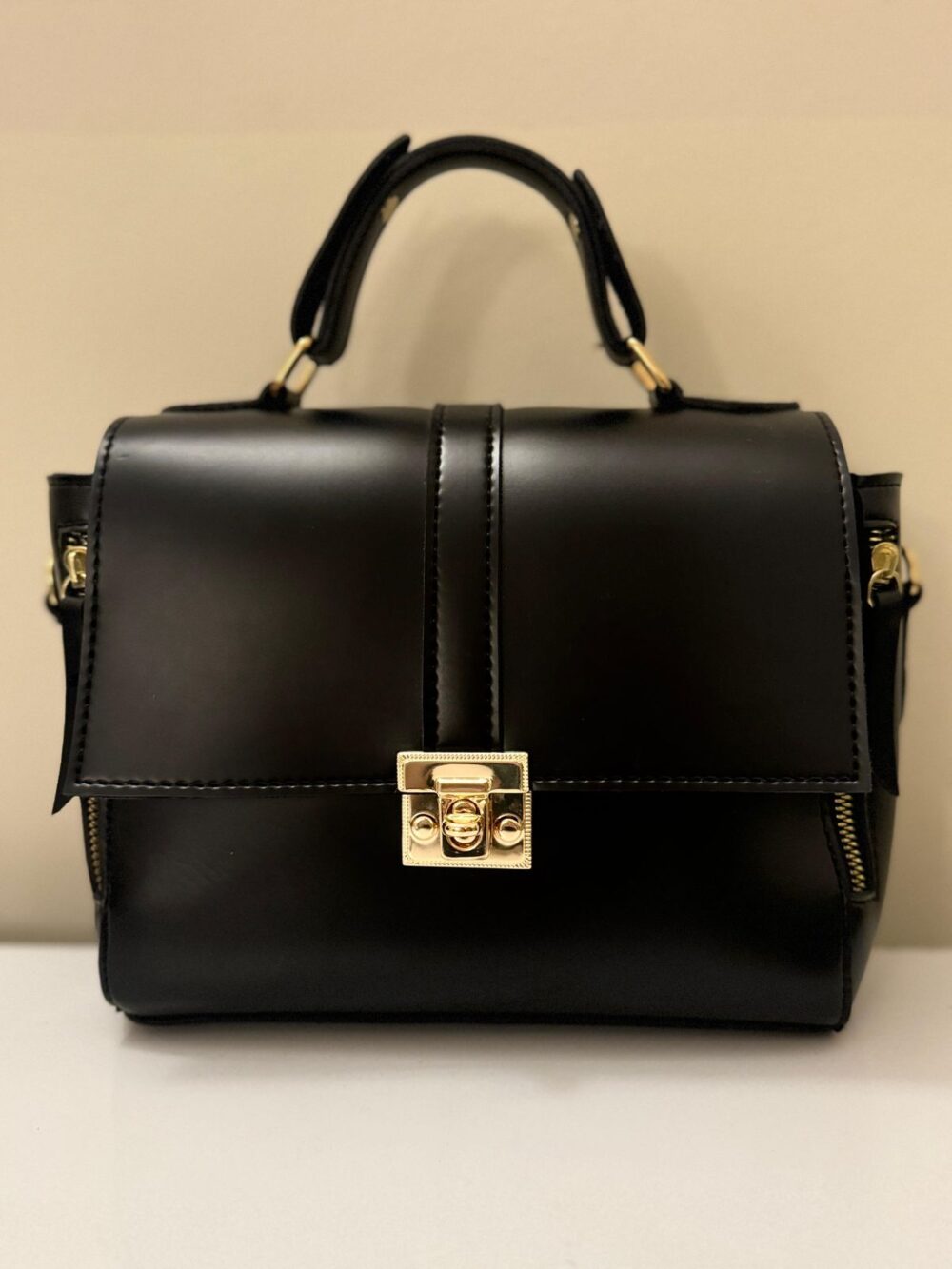 Timeless Handbag in black